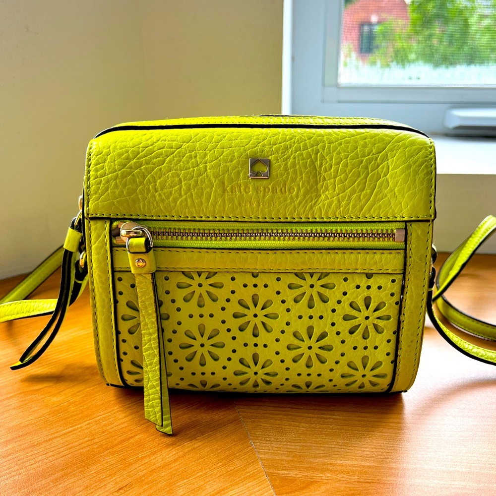 Kate Spade crossbody bag, like new!